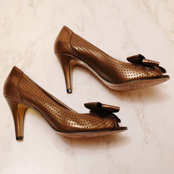 Bandolino peep toe heels - Picture 6 of 17